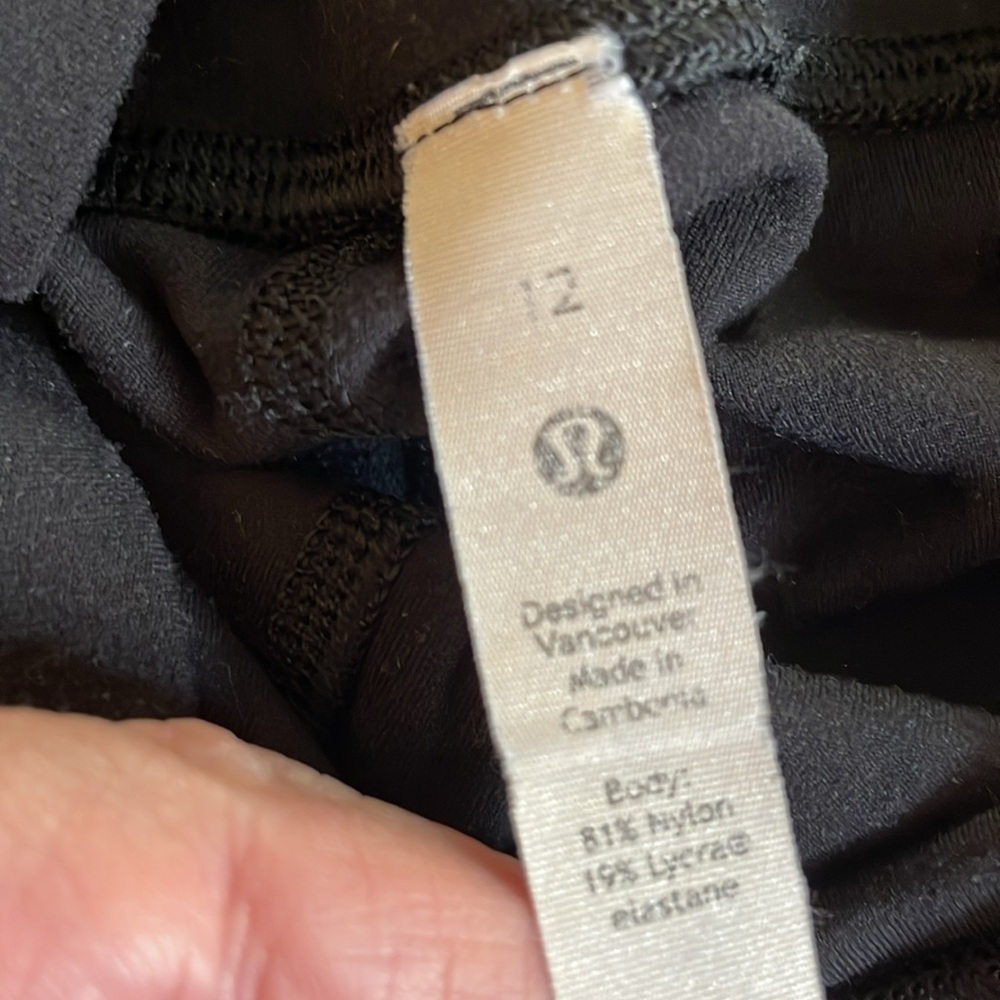 Lululemon | Align Capris Size 12 Black - Picture 2 of 4
